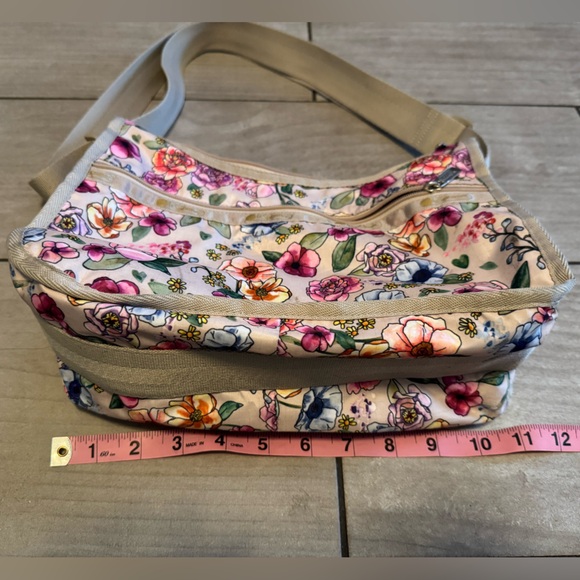 Lesportsac Hobo Crossbody Shoulder Bag Garden Classic With Cosmetic Bag - Picture 7 of 9